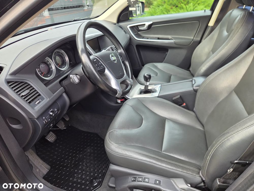 Volvo XC 60 D4 Momentum - 8