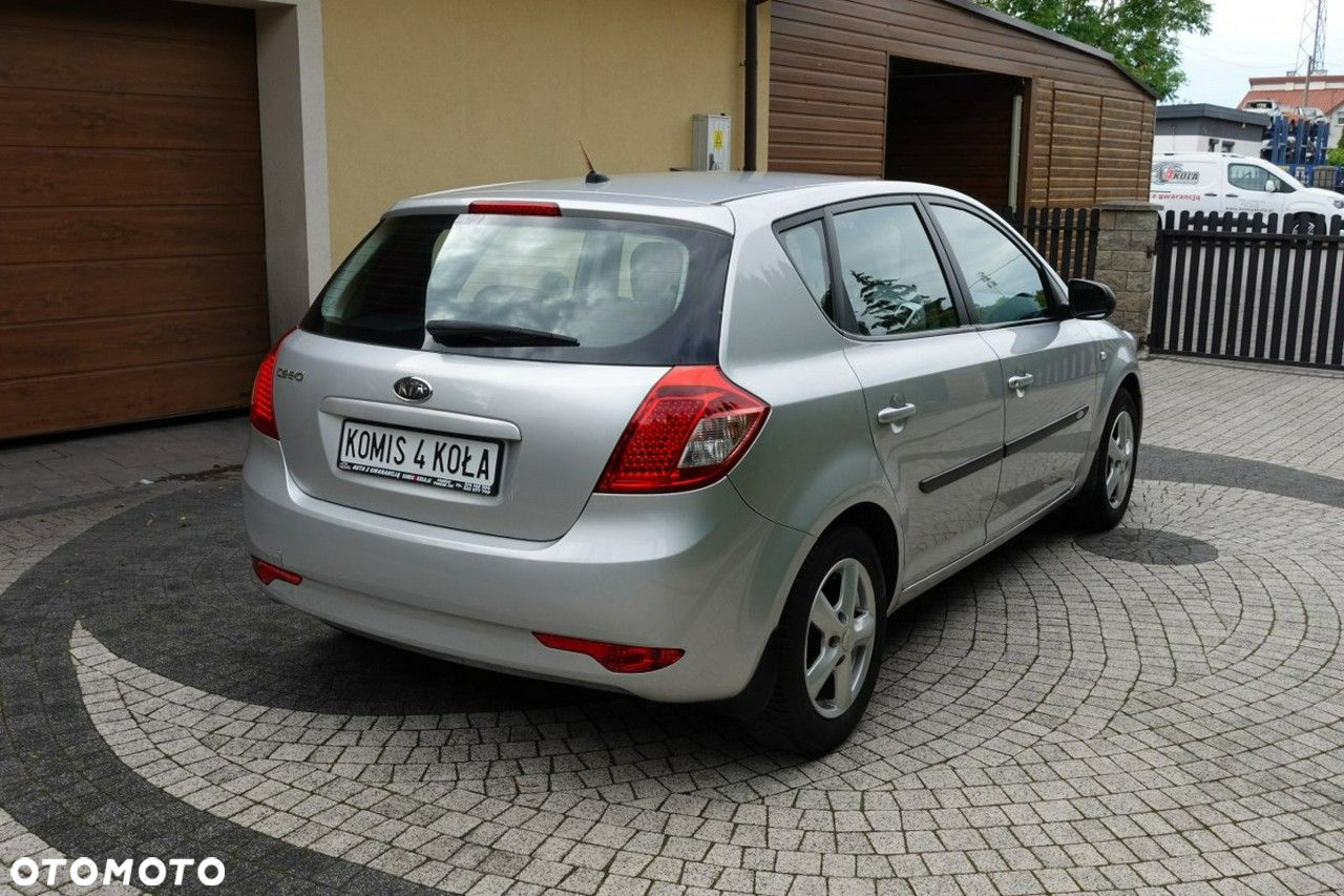 Kia Ceed - 6