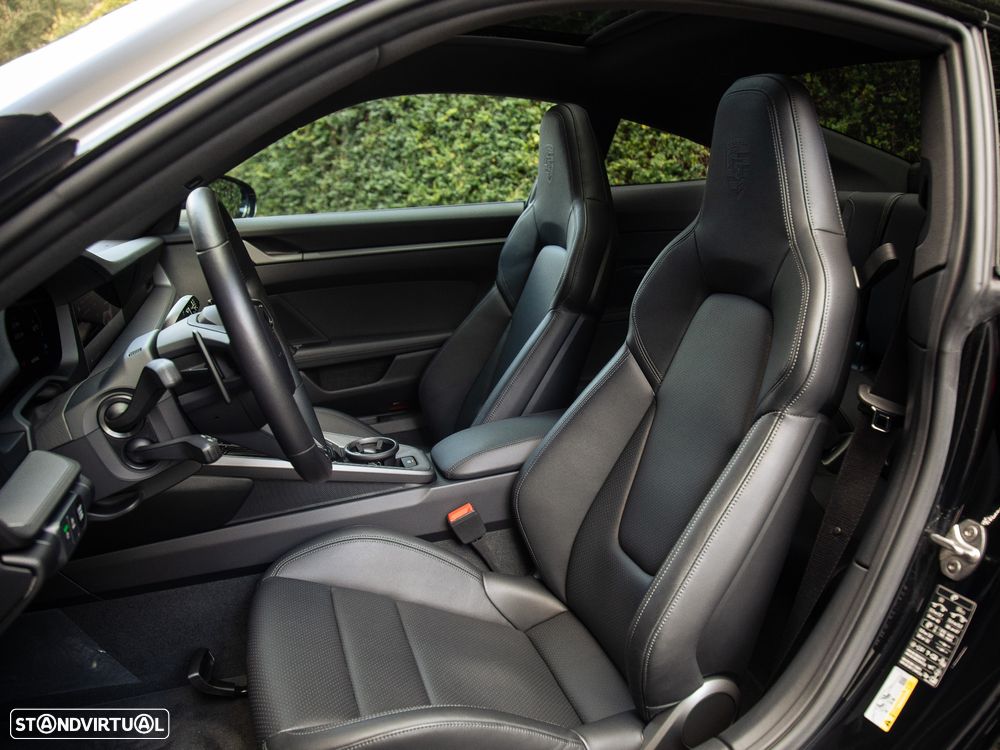 Porsche 911 (992) Carrera - 17