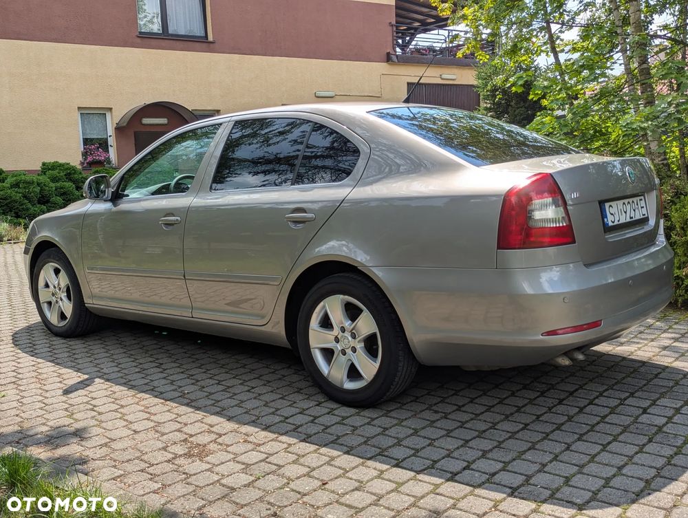 Skoda Octavia 2.0 TDI Elegance DSG - 7