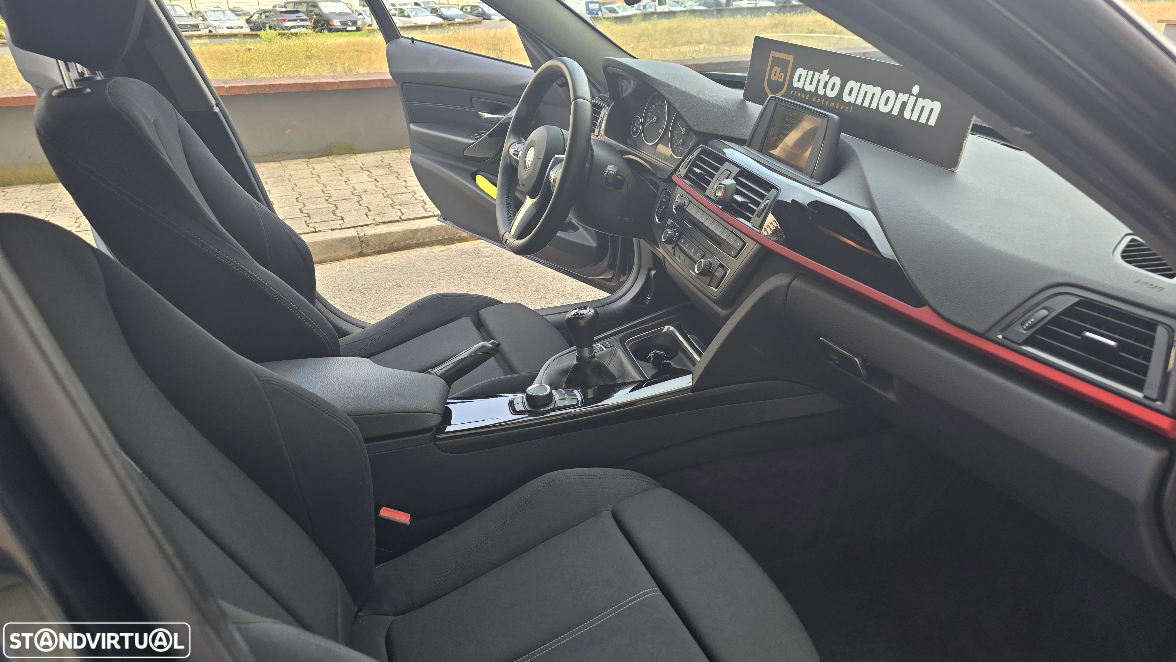 BMW 318 d Touring Line Sport - 23