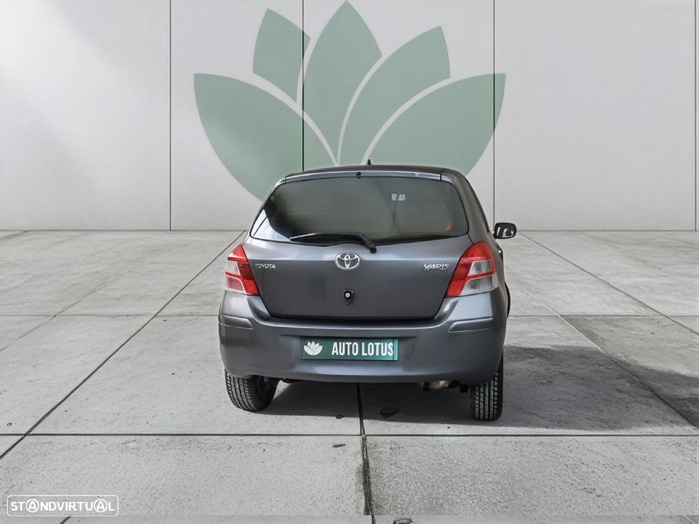 Toyota Yaris 1.0 VVT-i AC - 4