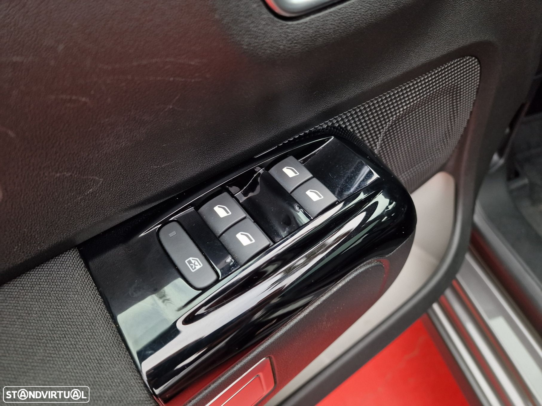 Citroën C3 1.2 PureTech Shine EAT6 - 8