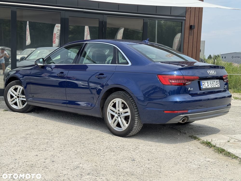 Audi A4 Limousine - 10