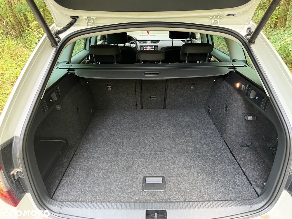 Skoda Octavia 2.0 TDI 4x4 Style DSG - 9