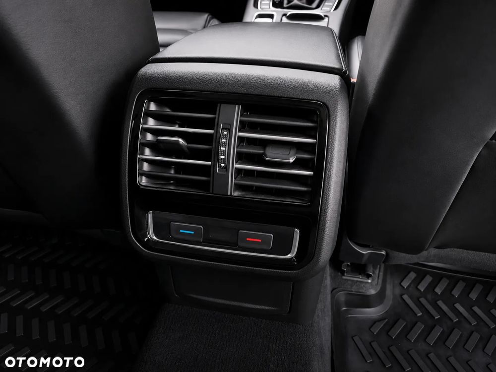 Volkswagen Passat 2.0 TDI SCR DSG Highline - 17