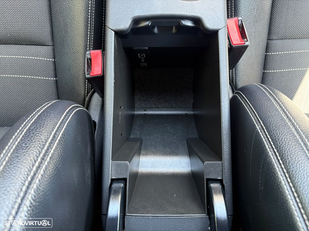 Mercedes-Benz CLA 200 - 27