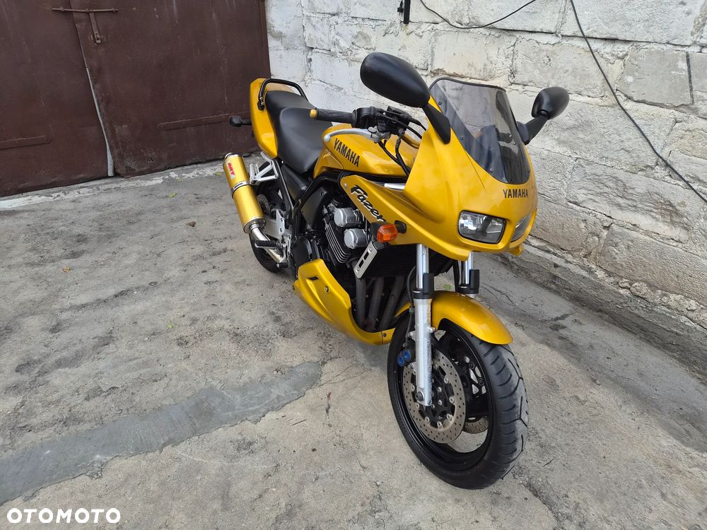 Yamaha FZS - 8