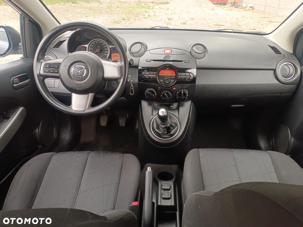 Mazda 2 - 17