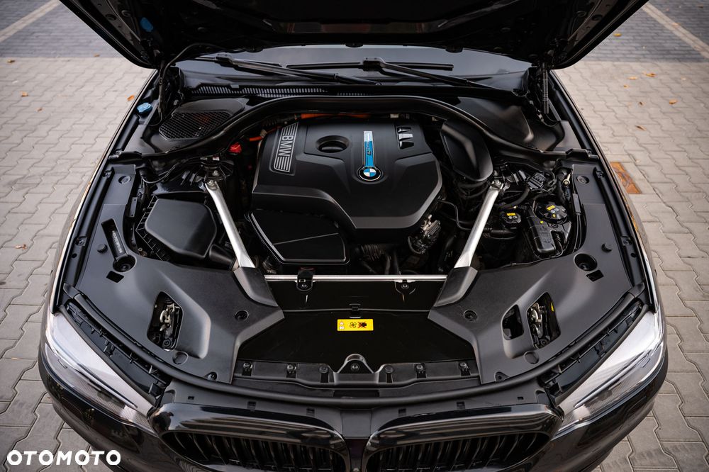 BMW Seria 5 530e iPerformance xDrive Luxury Line sport - 28