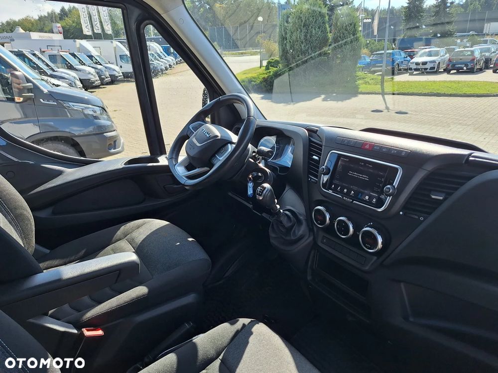 Iveco Daily 35S18 kontener 8EP / winda 750kg / krajowy / 3.0 180KM / LED - 16