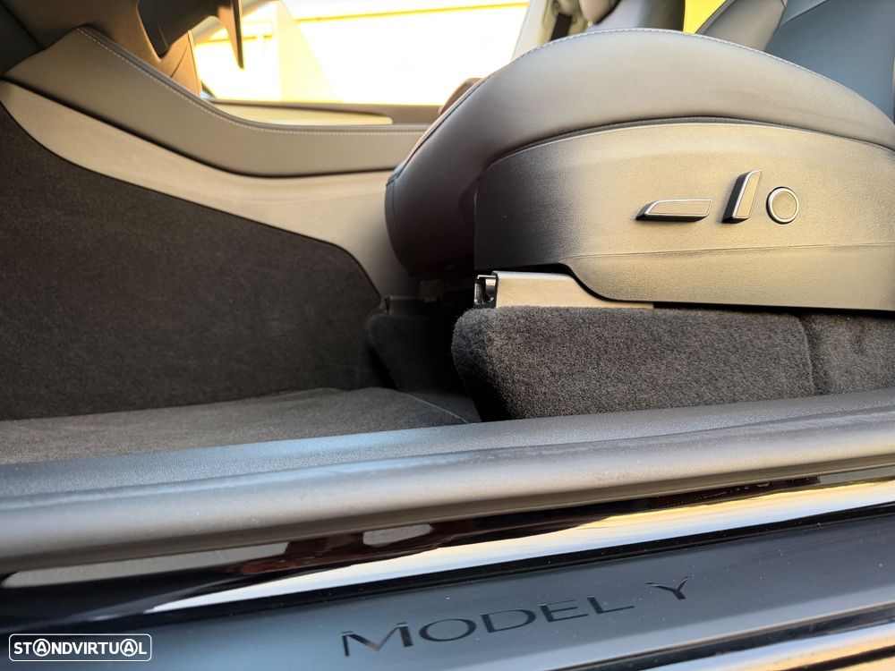 Tesla Model Y Tração Traseira - 26