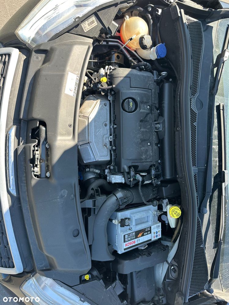Peugeot 208 - 7