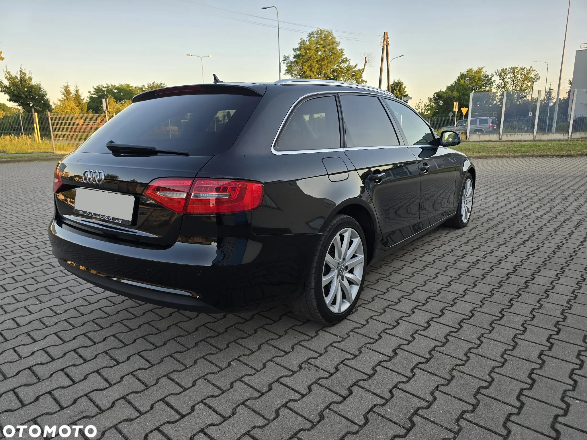 Audi A4 Avant 2.0 TDI DPF Ambition - 2