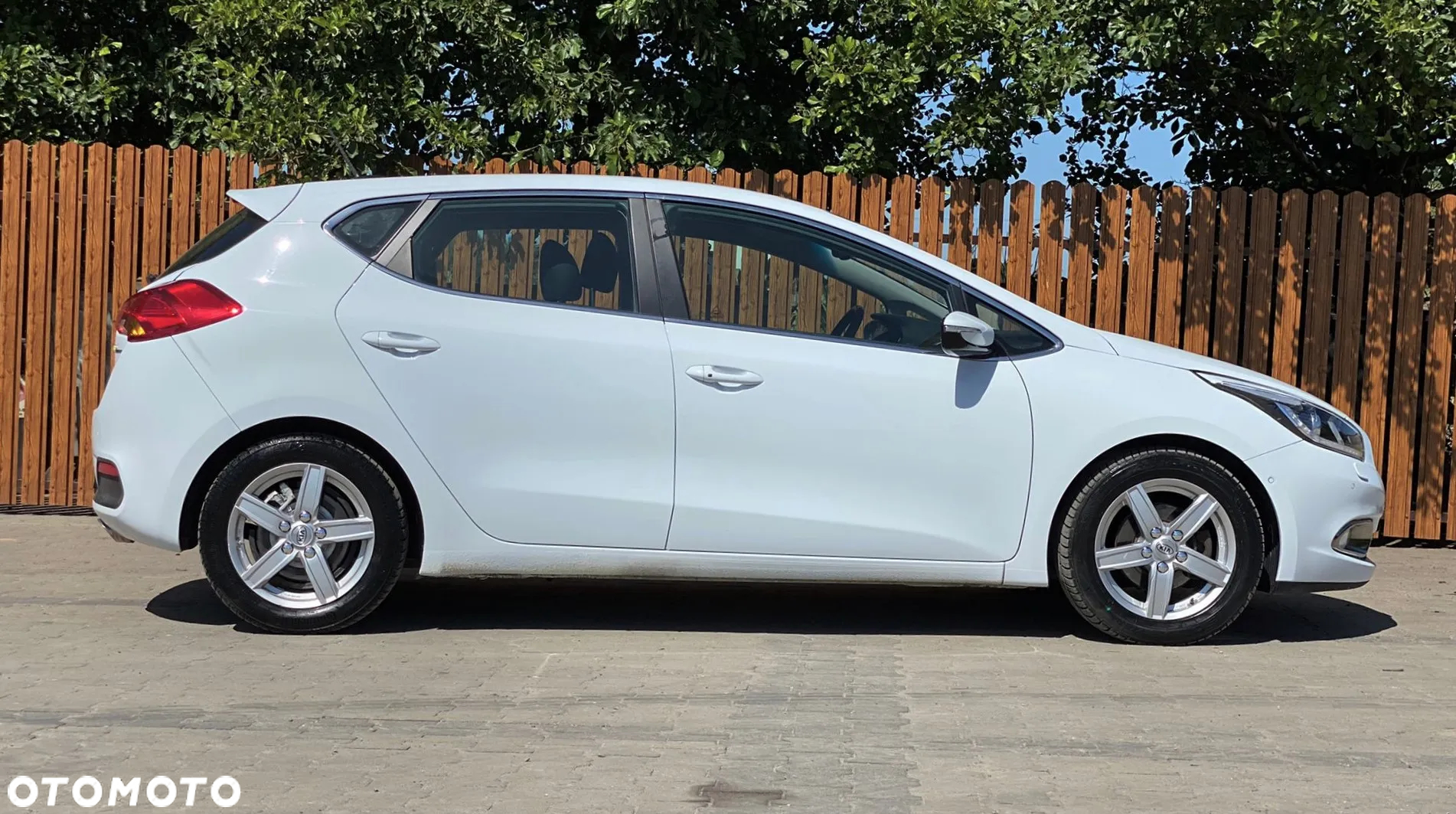 Kia Ceed 1.6 CRDi 128 Platinum Edition - 9