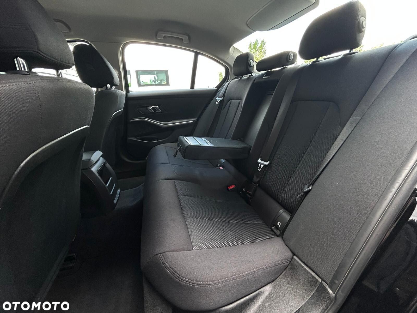 BMW Seria 3 320i Advantage - 17