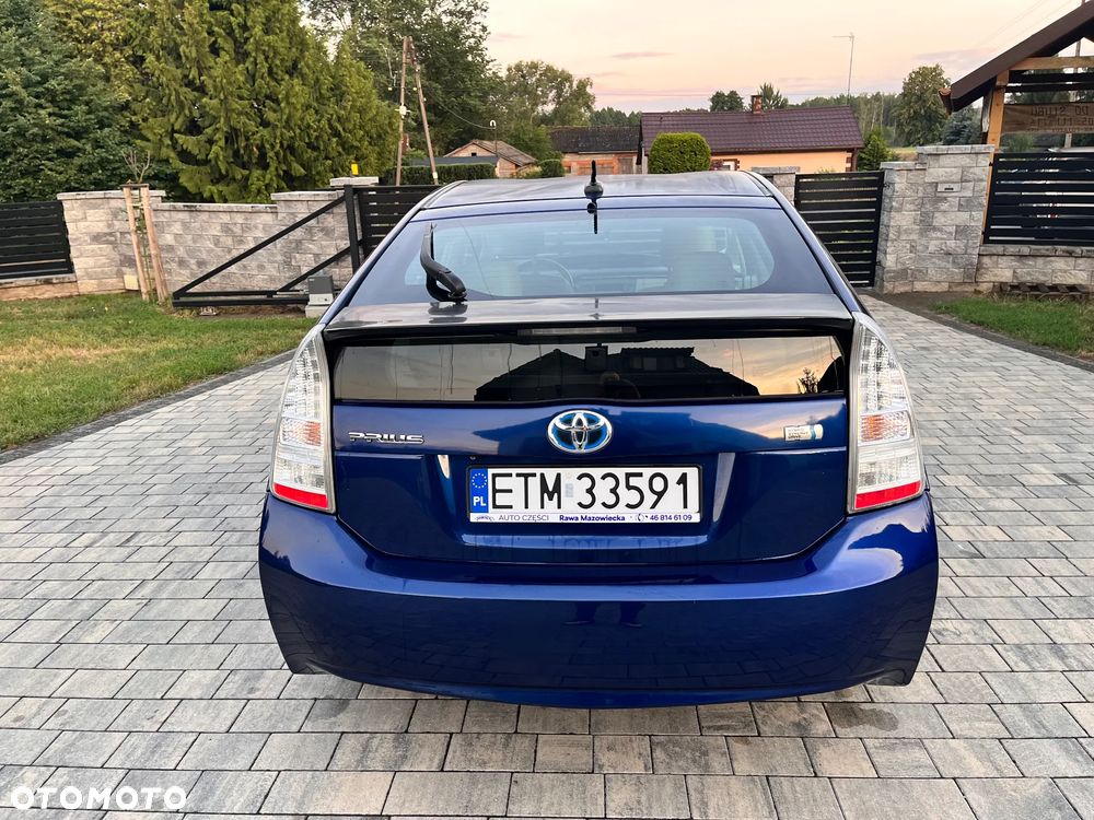 Toyota Prius (Hybrid) - 5