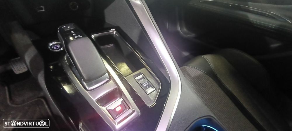 Peugeot 3008 1.6 Hybrid Allure Pack e-EAT8 - 24