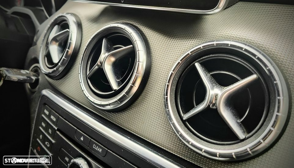 Mercedes-Benz CLA 180 d Shooting Brake Urban - 13