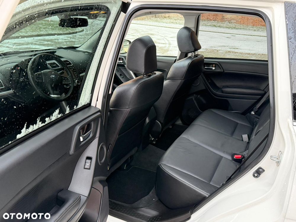 Subaru Forester 2.0 XT Platinum Lineartronic - 10