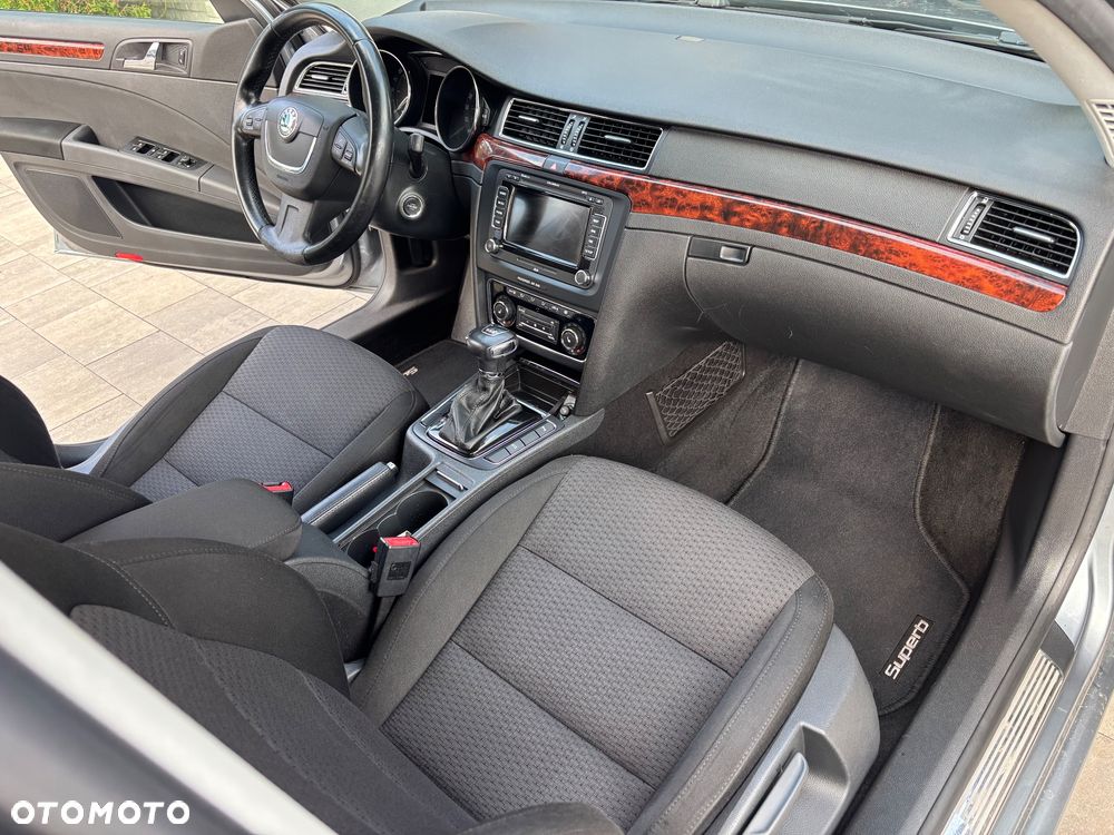Skoda Superb 2.0 TDI Elegance DSG - 14