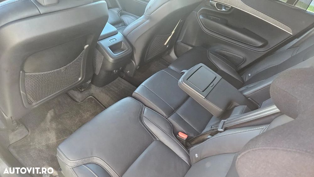 Volvo XC 90 B5 D AWD Plus Dark - 9