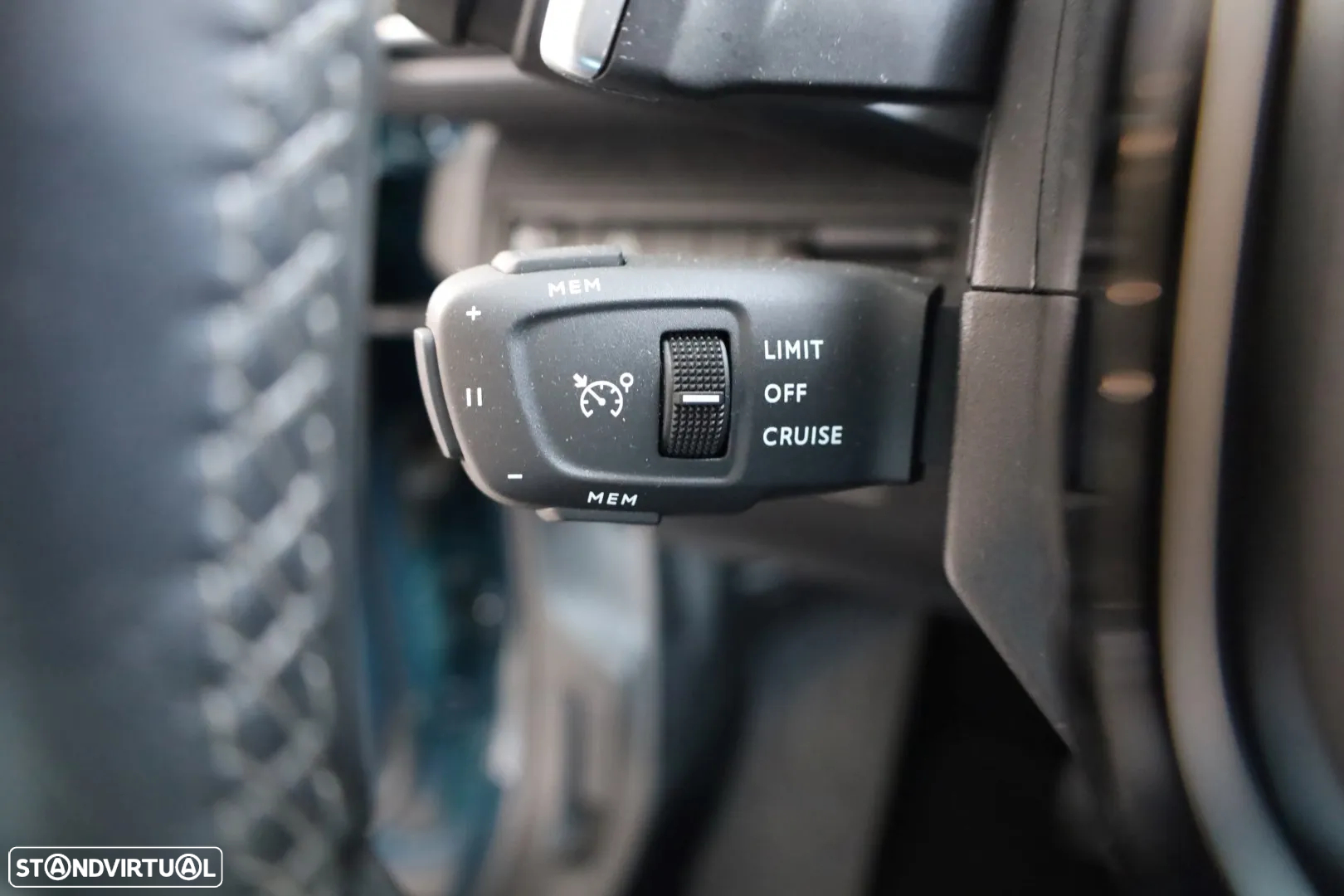 Peugeot 3008 1.2 PureTech Allure EAT8 - 37