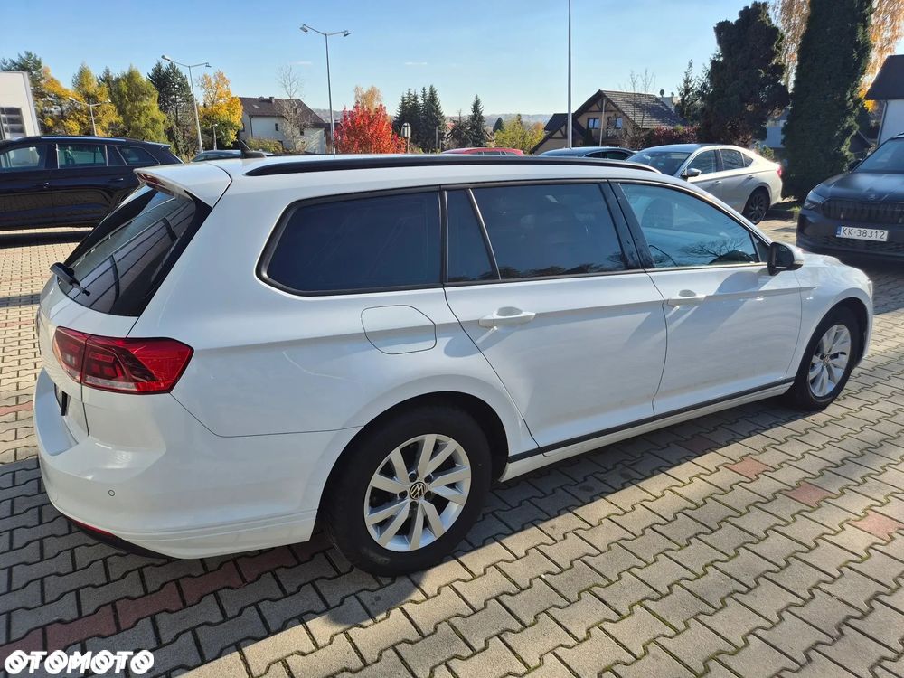 Volkswagen Passat Variant 2.0 TDI EVO Essence DSG - 8