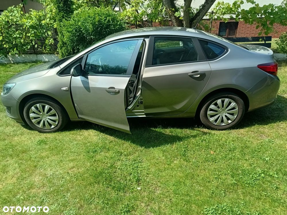 Opel Astra 1.6 Essentia - 3