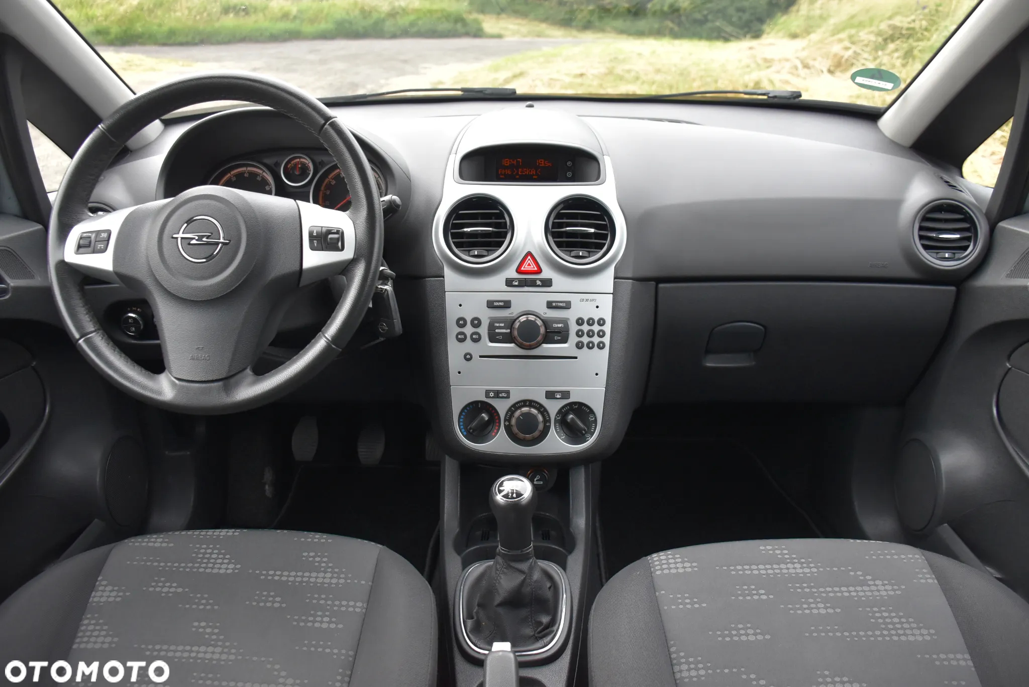 Opel Corsa 1.2 16V Enjoy - 19