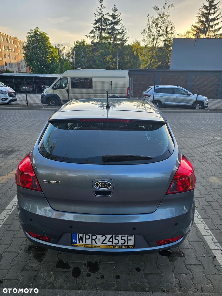Kia Ceed - 6