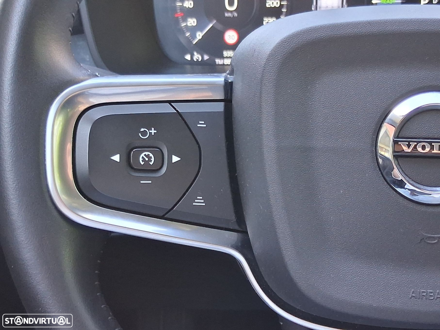 Volvo XC 40 1.5 T5 PHEV Momentum Plus - 33