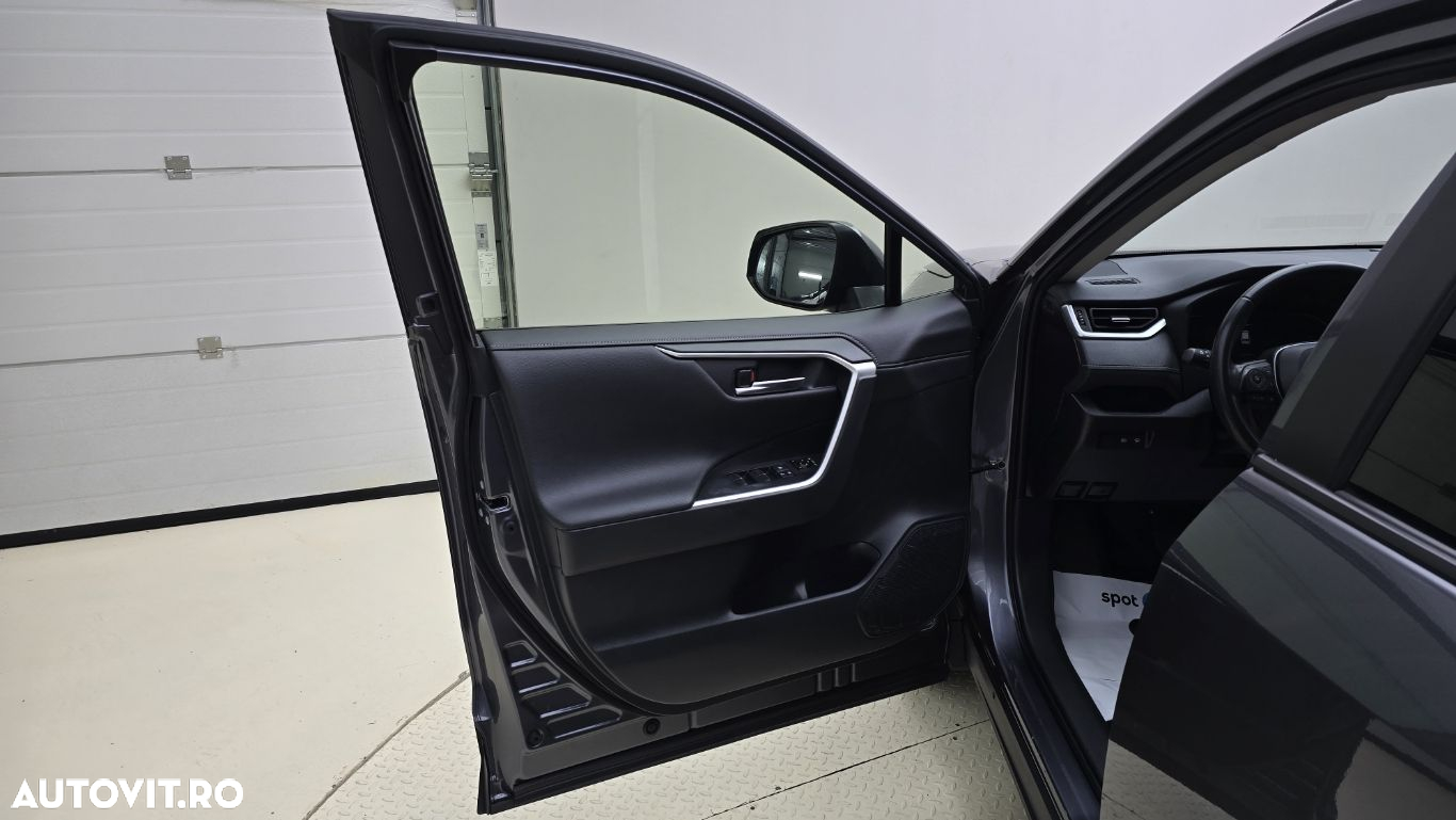 Toyota RAV4 - 10