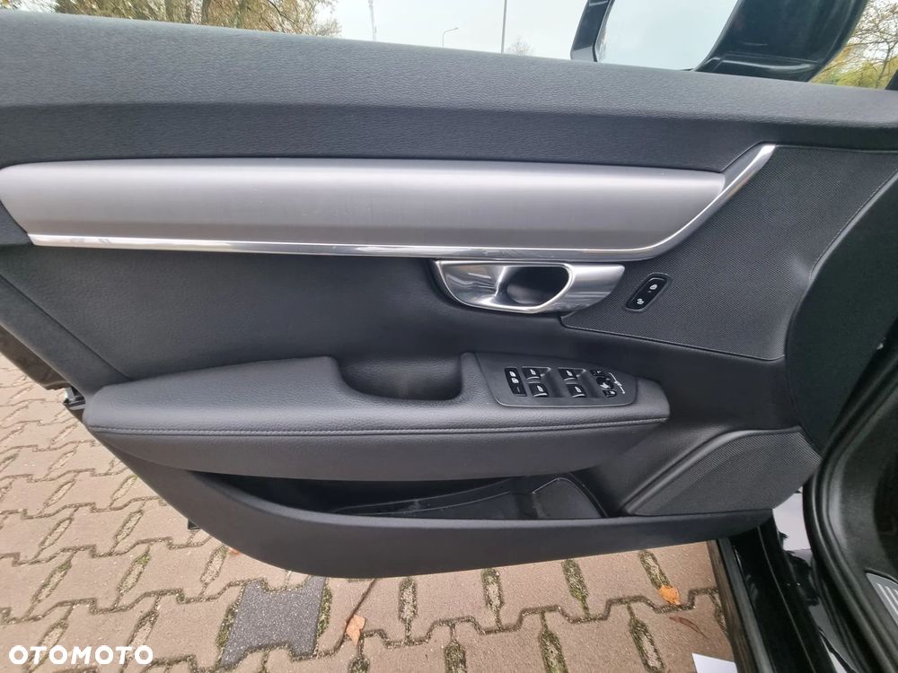 Volvo V90 D4 Geartronic Momentum Pro - 36