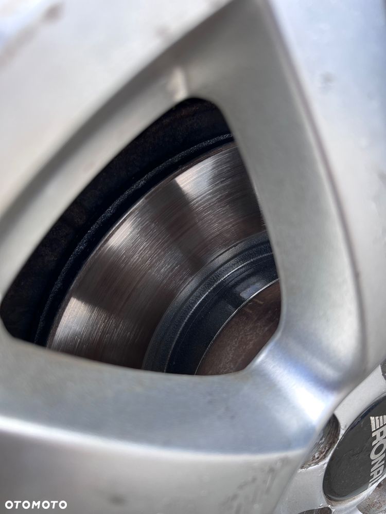 Toyota Avensis 1.8 VVT-i Sol - 23