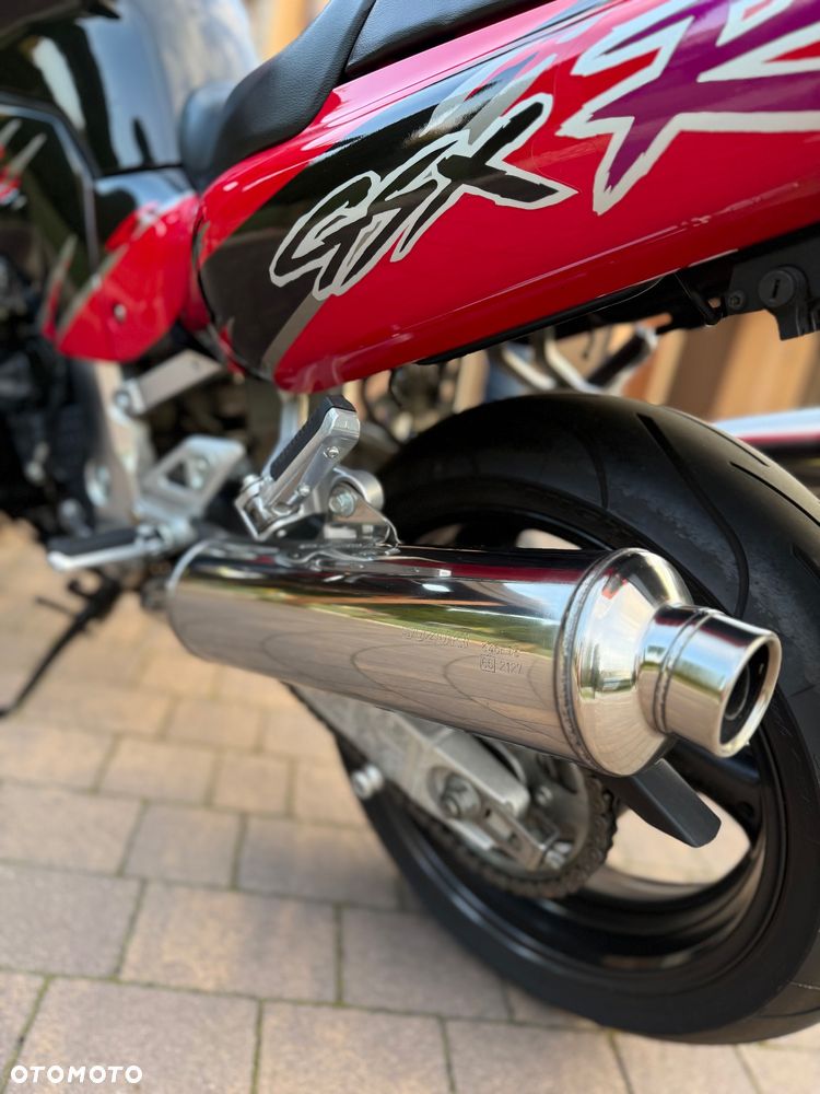 Suzuki GSX-R - 15