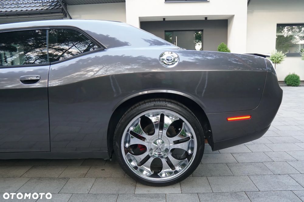 Dodge Challenger - 30