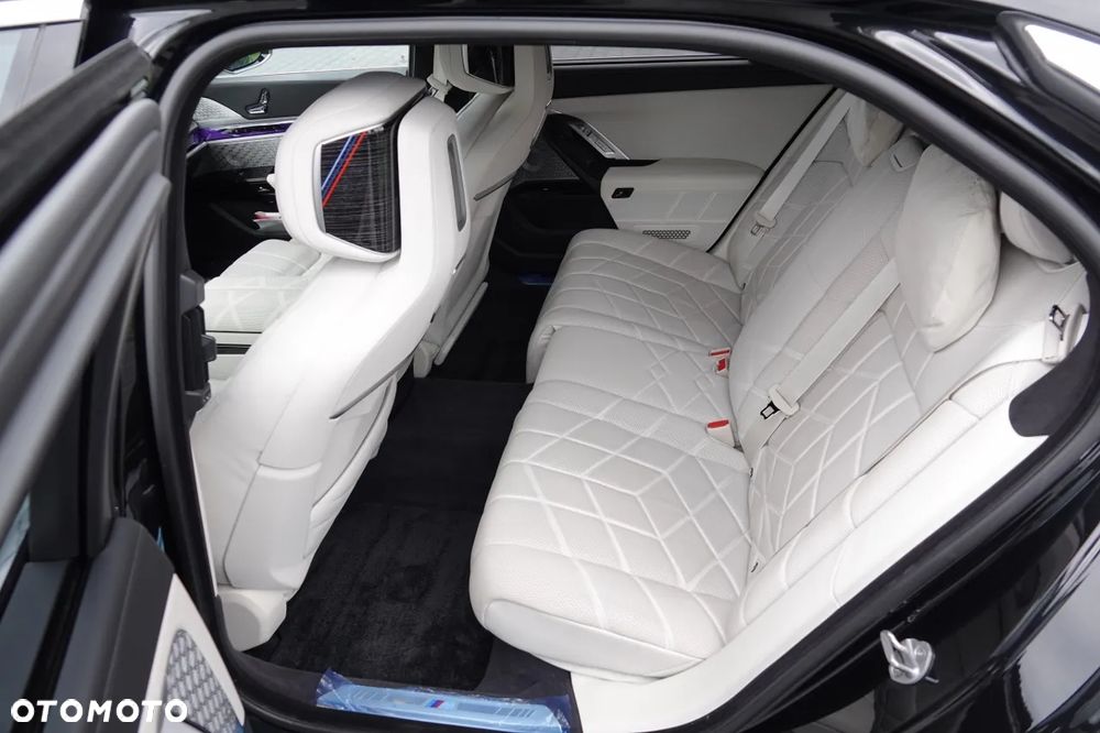 BMW Seria 7 - 39