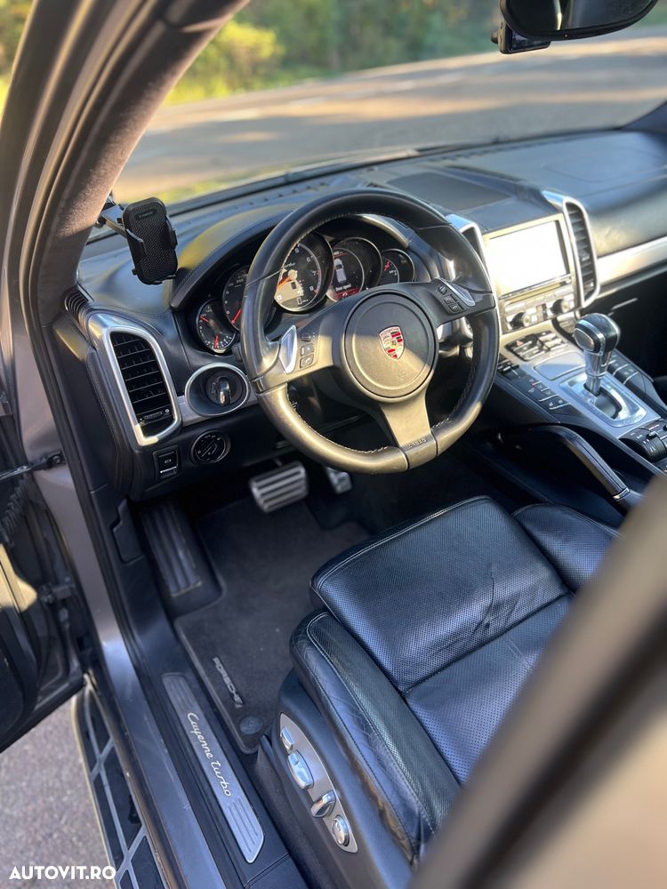Porsche Cayenne - 12