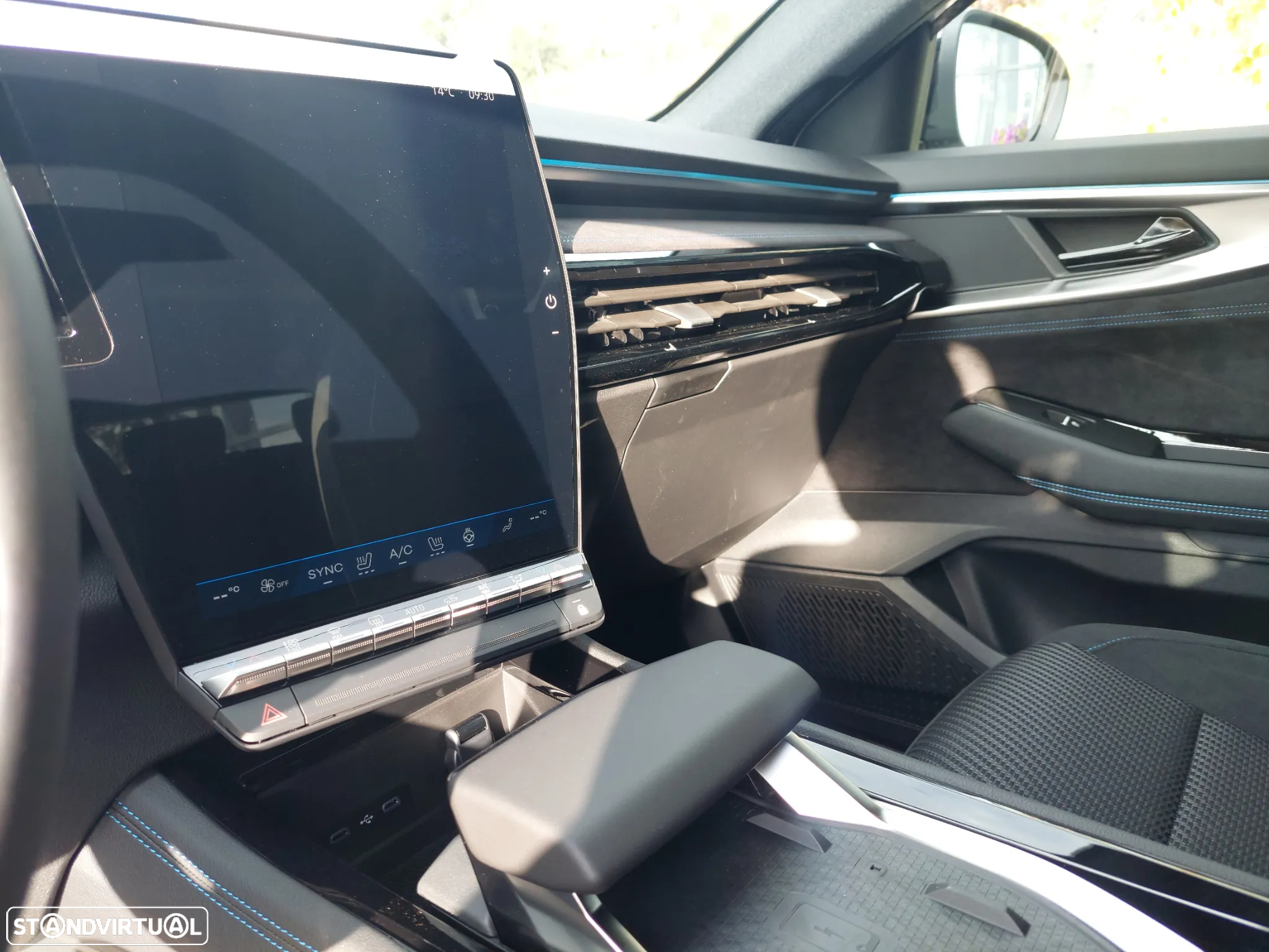 Renault Austral 1.2 E-Tech Iconic Espirit - 17