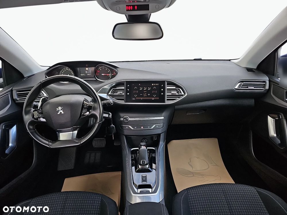Peugeot 308 1.2 PureTech GPF Active Pack S&S EAT8 - 23