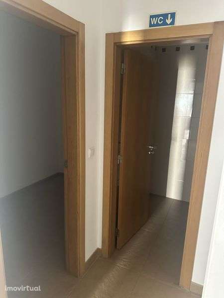 Aluga-se Escritorio/Espaco Comercial - Grande imagem: 3/7