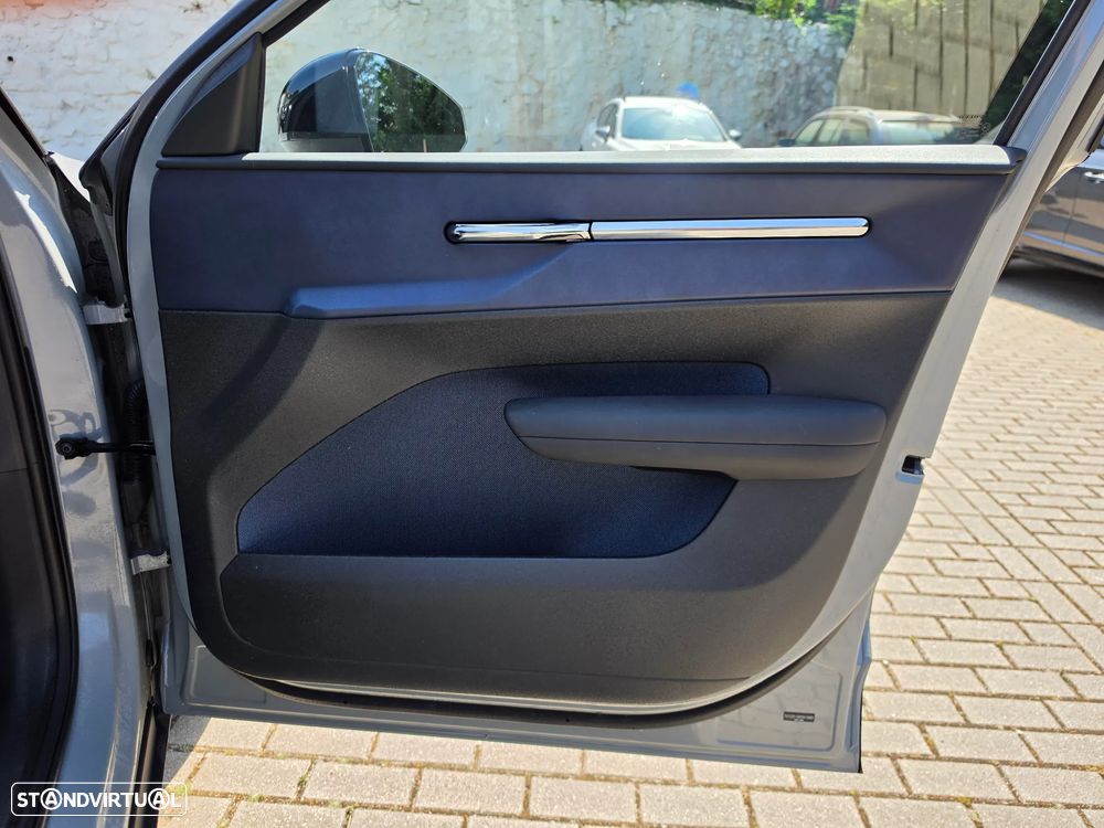 Volvo EX30 Single Motor Extended Range RWD Plus - 15