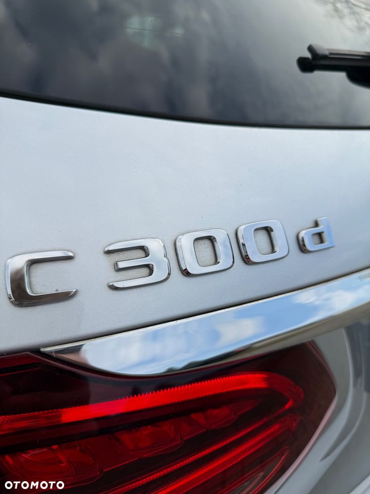 Mercedes-Benz Klasa C 300 d 9G-TRONIC Avantgarde - 25