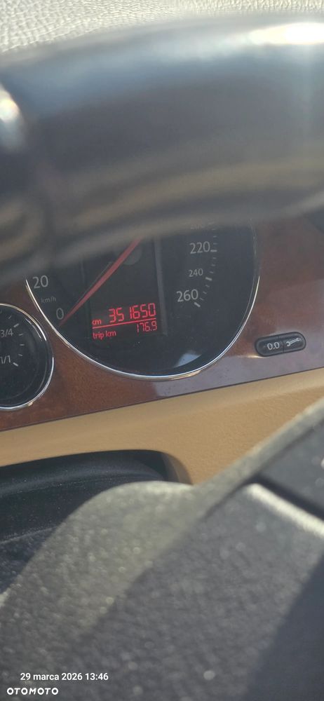 Volkswagen Passat - 13