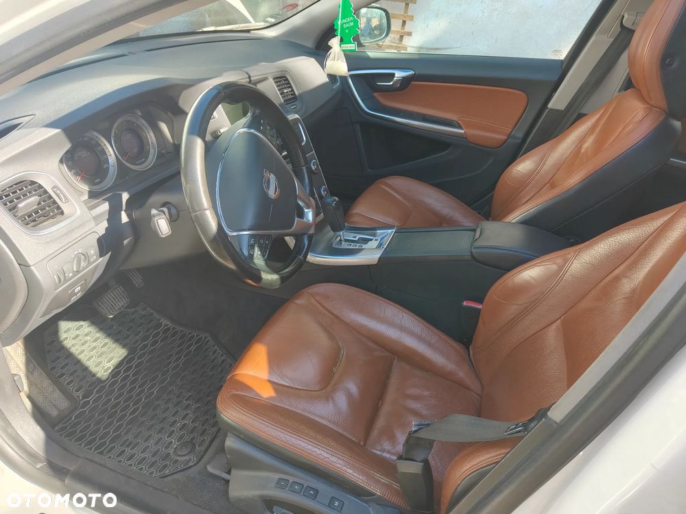 Volvo S60 D3 Geartronic Summum - 11