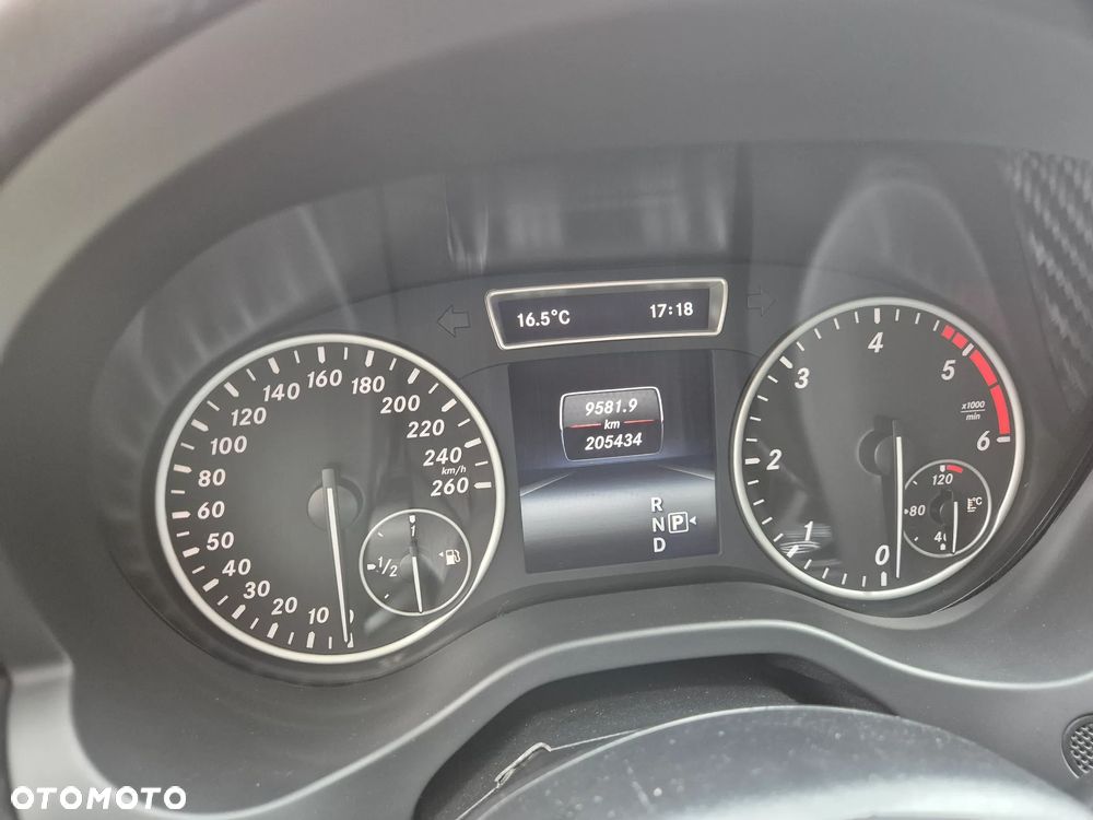 Mercedes-Benz GLA 200 (CDI) d 7G-DCT AMG Line - 11