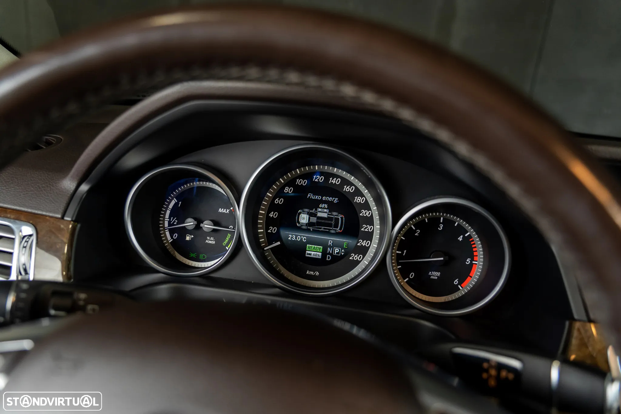 Mercedes-Benz E 300 Bluetec Hybrid Avantgarde - 12