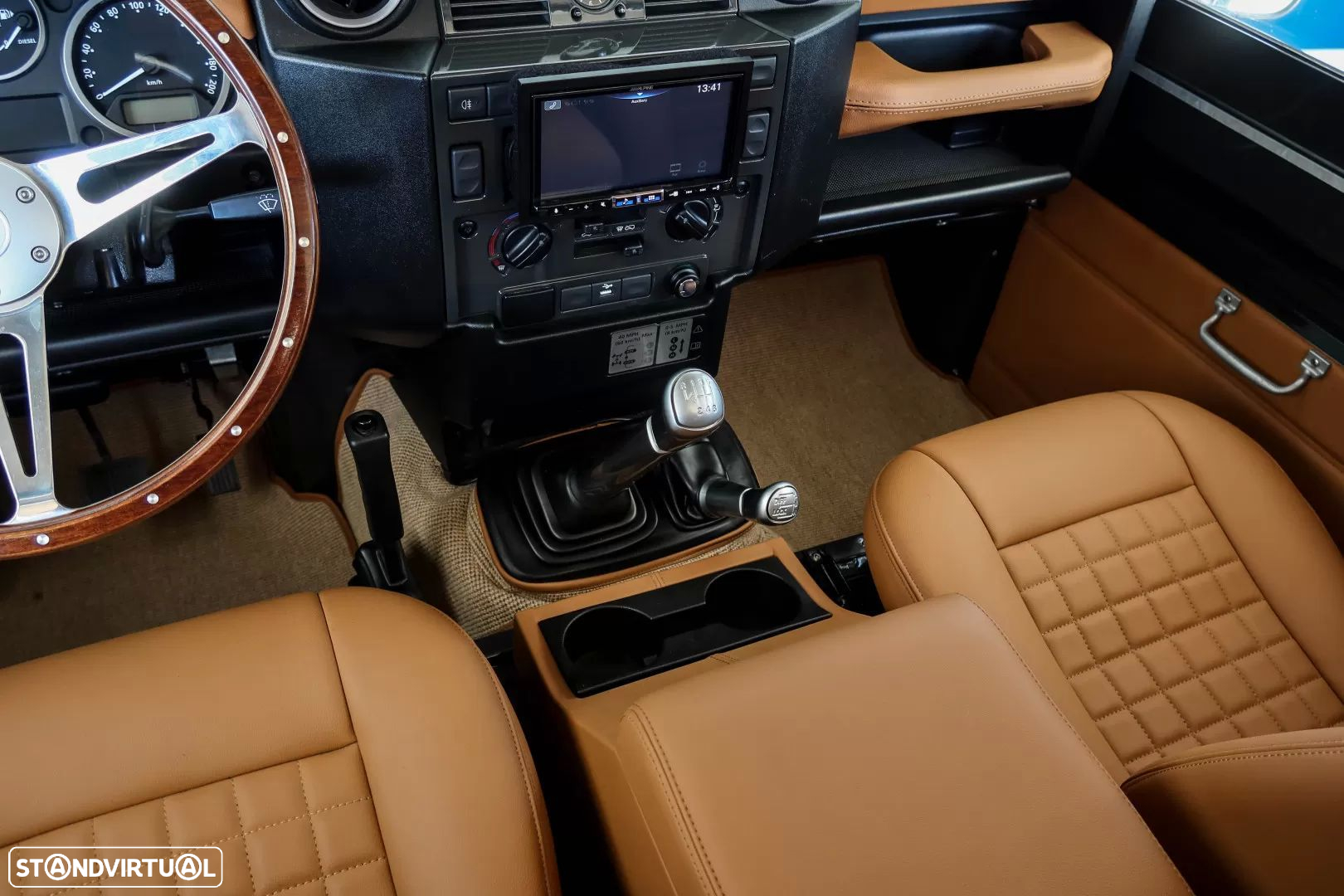 Land Rover Defender 90 SW 2.4 CRD S - 13