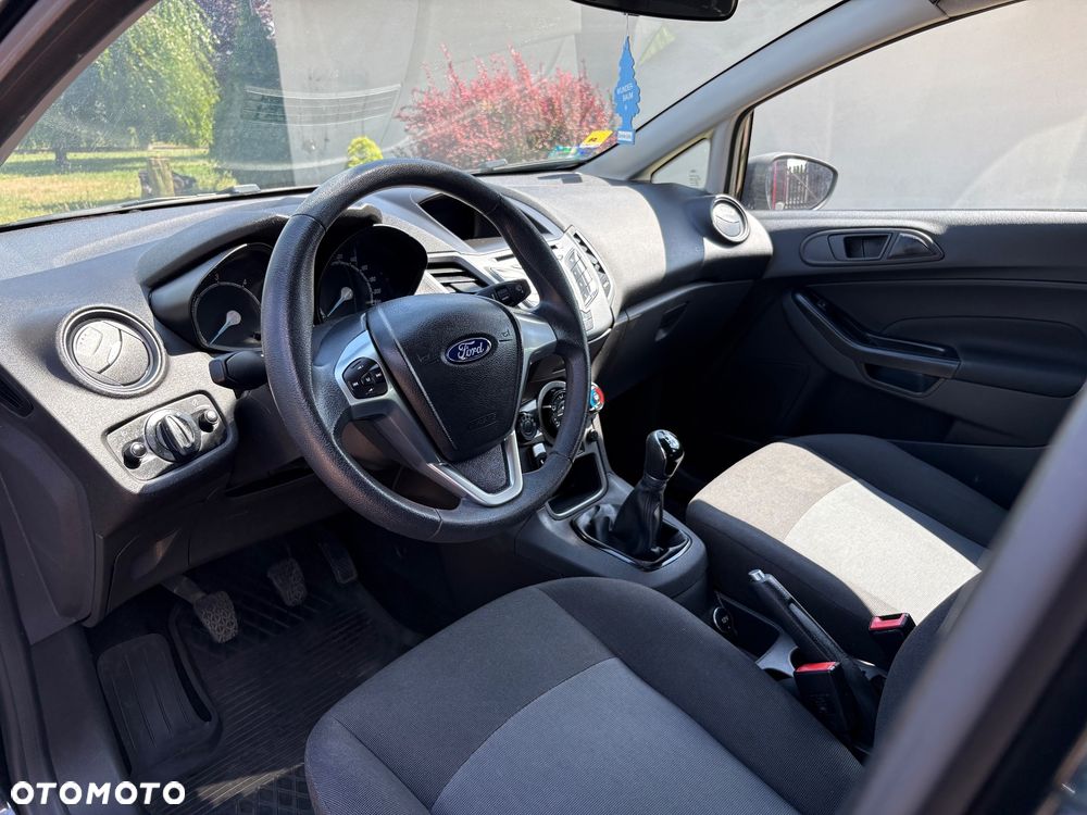Ford Fiesta - 10